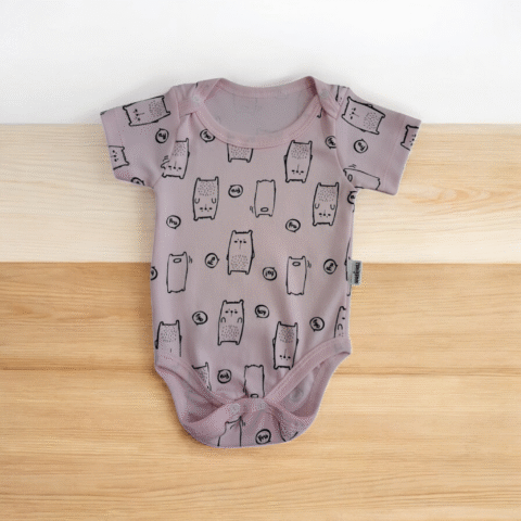 Alternative view of Ροζ Κοντομάνικο Βρεφικό Κορμάκι με Σχέδιο Γατούλες – 100% Βαμβάκι