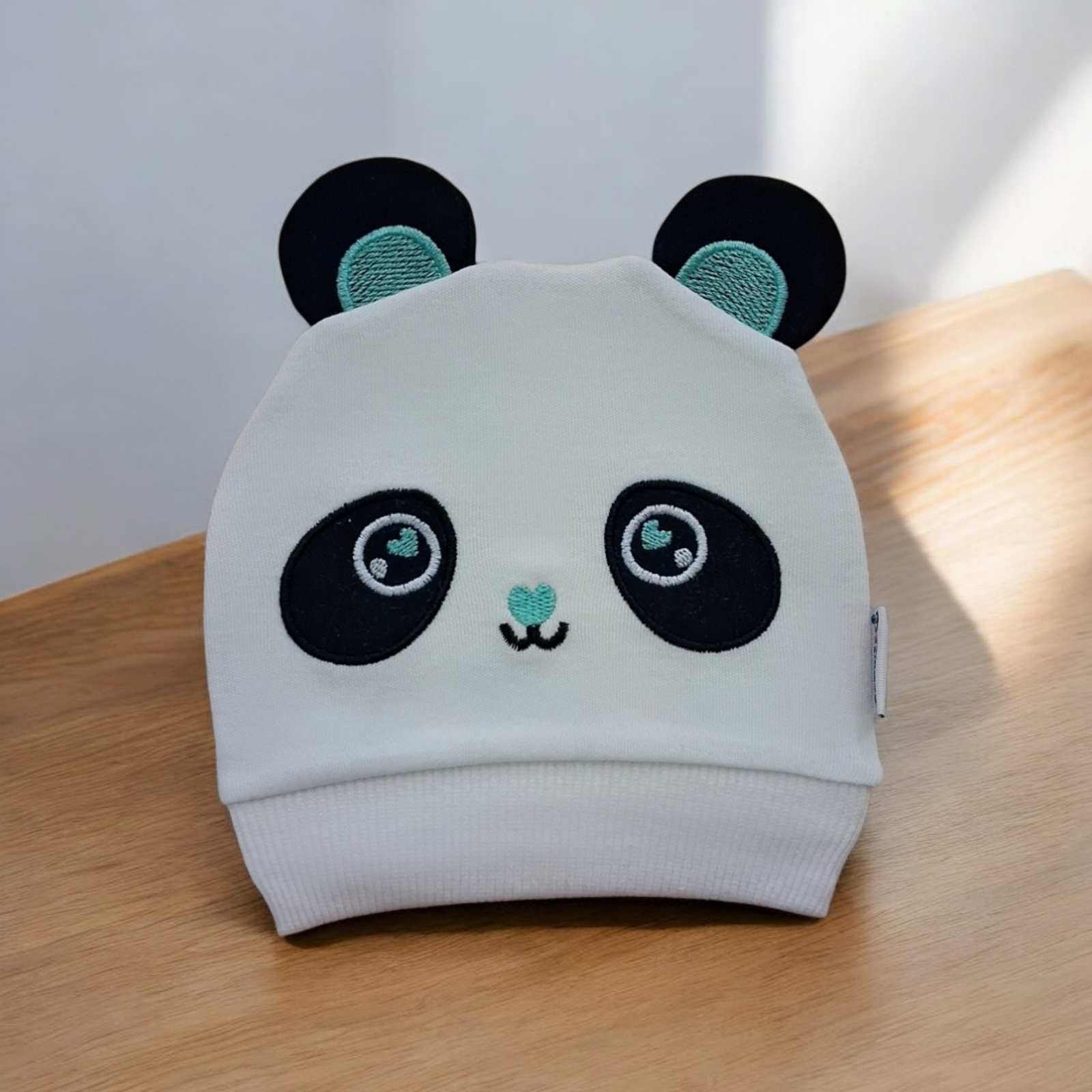 Βρεφικός Σκούφος Panda με Πράσινες Λεπτομέρειες – Γλυκιά Ζεστασιά & Στυλ - Image 2
