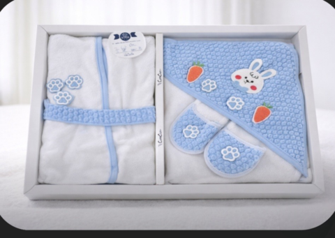 Alternative view of Σετ Βρεφικής Περιποίησης με Κουβερτούλα, Πετσέτα και Παντοφλάκια – Μπλε με Σχέδιο Κουνελάκι 🐰