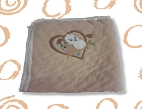 Απαλή Βρεφική Κουβερτούλα με Κεντημένα Ζωάκια και Καρδιά