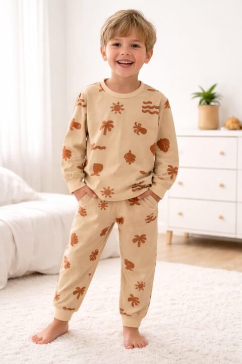 Παιδικές Μπεζ Πιτζάμες με Καφέ Σχεδιάκια – Άνεση & Γλύκα στον Ύπνο  Περιγραφή: