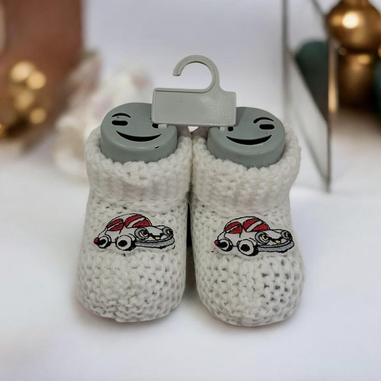 Βρεφικά Πλεκτά Παπουτσάκια Εκρού με Κεντημένο Αυτοκινητάκι 🚗